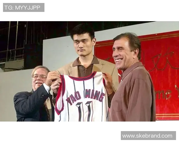 姚明荣获NBA状元秀称号的背后故事与篮球梦想的追逐之路 姚明荣获NBA状元秀称号的背后故事与篮球梦想的追逐之路