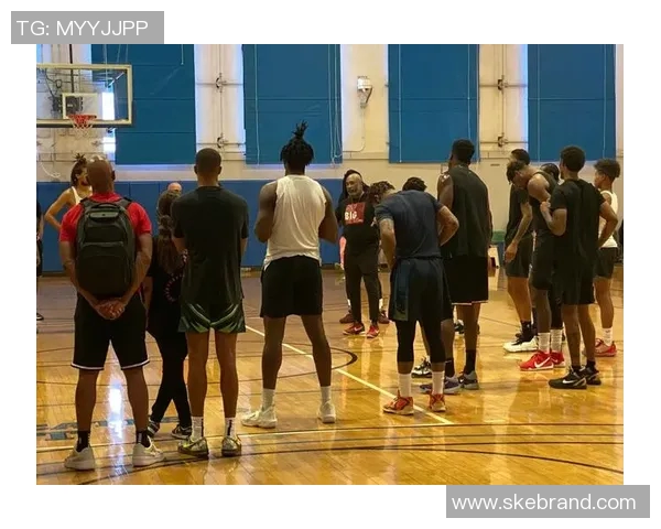 猛龙新秀惊艳亮相,赛场表现引爆全场热议 猛龙新秀惊艳亮相,赛场表现引爆全场热议